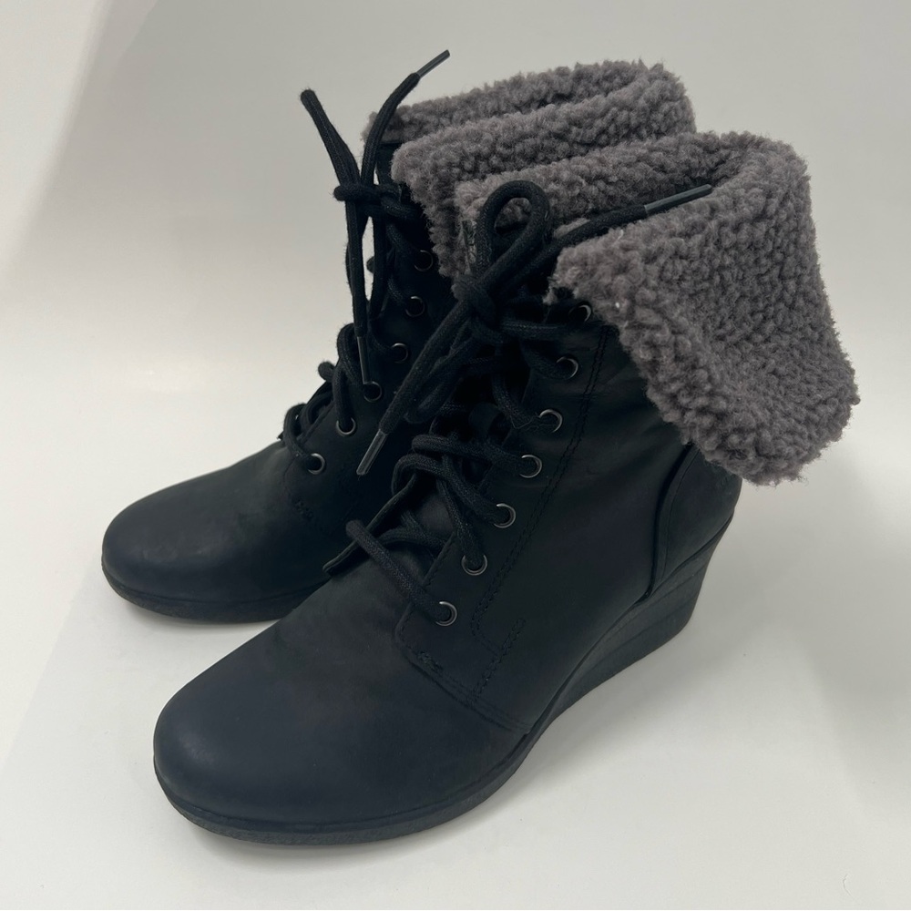 Ugg Zea wedge boot - Picture 2 of 13